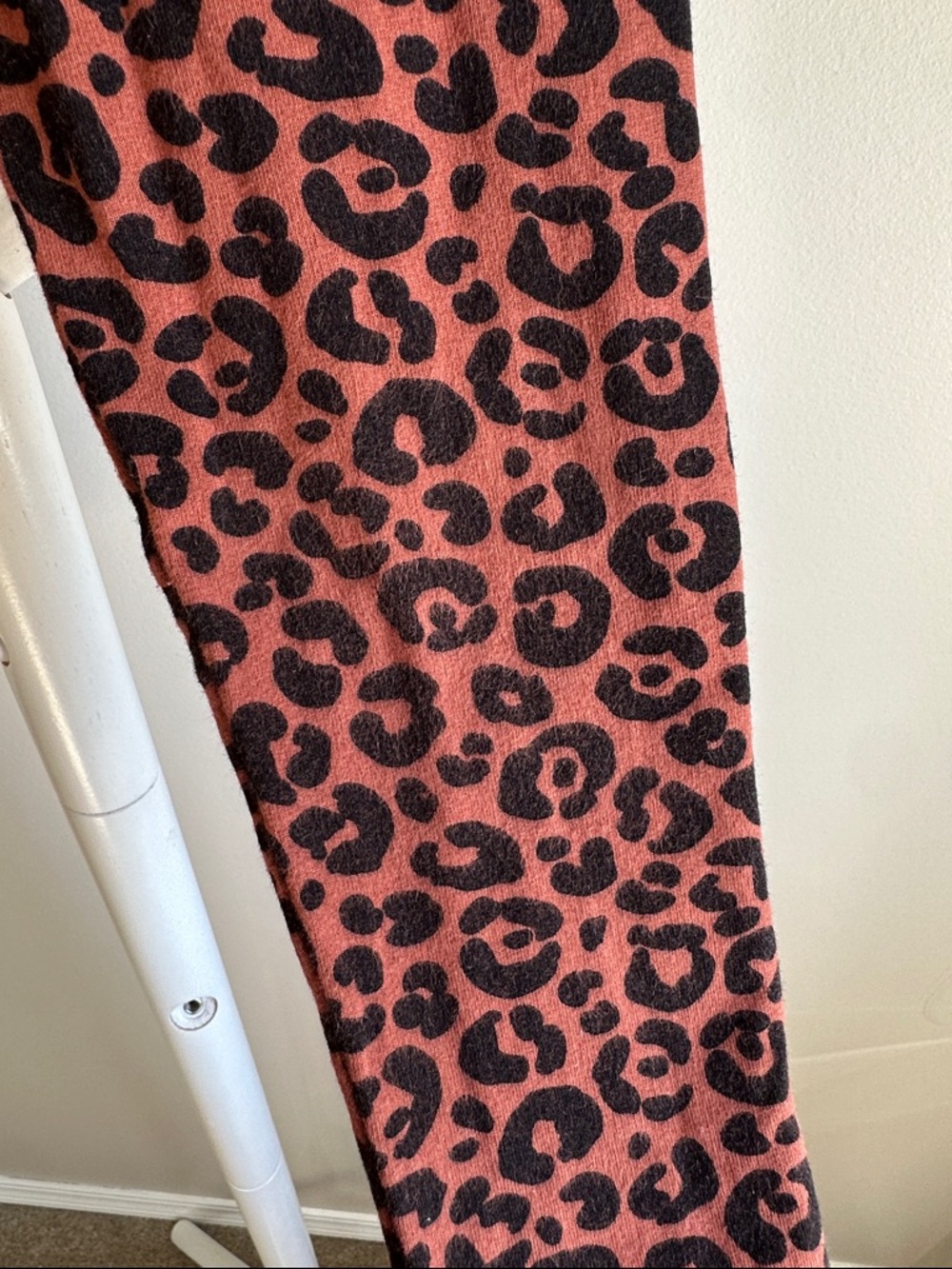H&M Leopard Print Set Size 5T - Picture 13 of 16